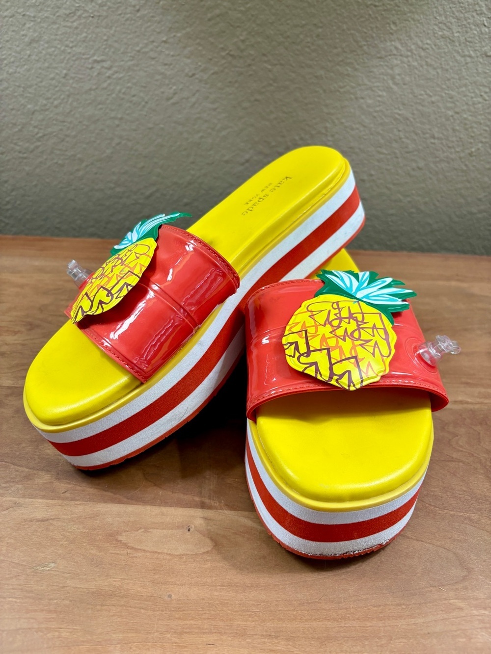 Kate Spade NY Limoncello inflatable pineapple topper Platform Slide Sandal size7